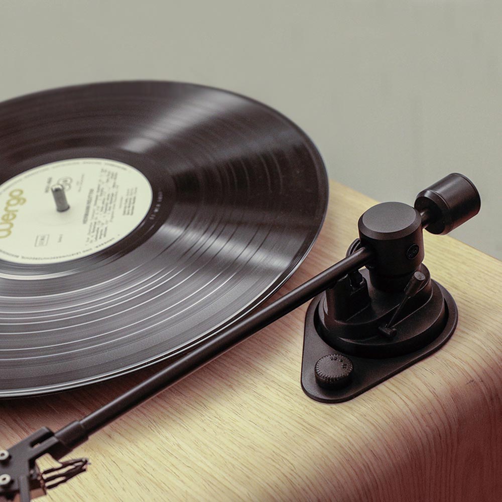 HYM Seed – All in one Turntable System with Bluetooth - Oak